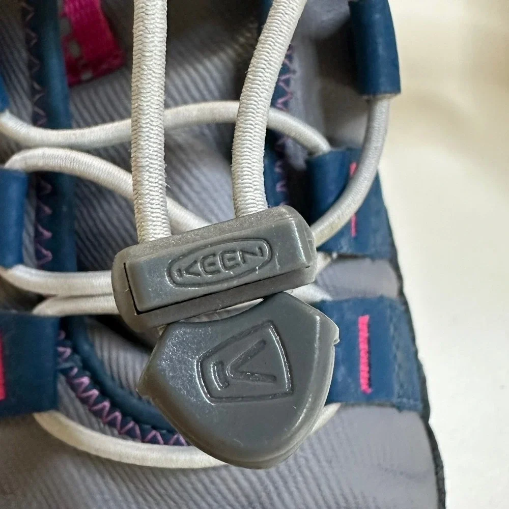 KEEN Big Girls Knotch Hollow Casual Outdoor Sport Sandals Blue Pink Youth Size 5
